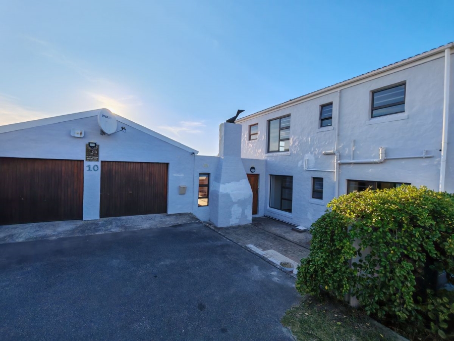 4 Bedroom Property for Sale in De Kelders Western Cape